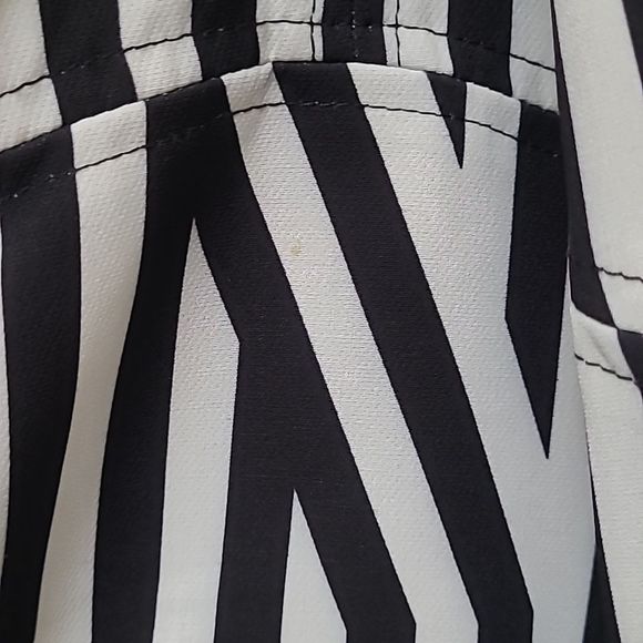 [SOLD]Self Portrait Black &White Striped One-Sleeve Dress w/Faux Zip Detail - 6 - Picture 10 of 10